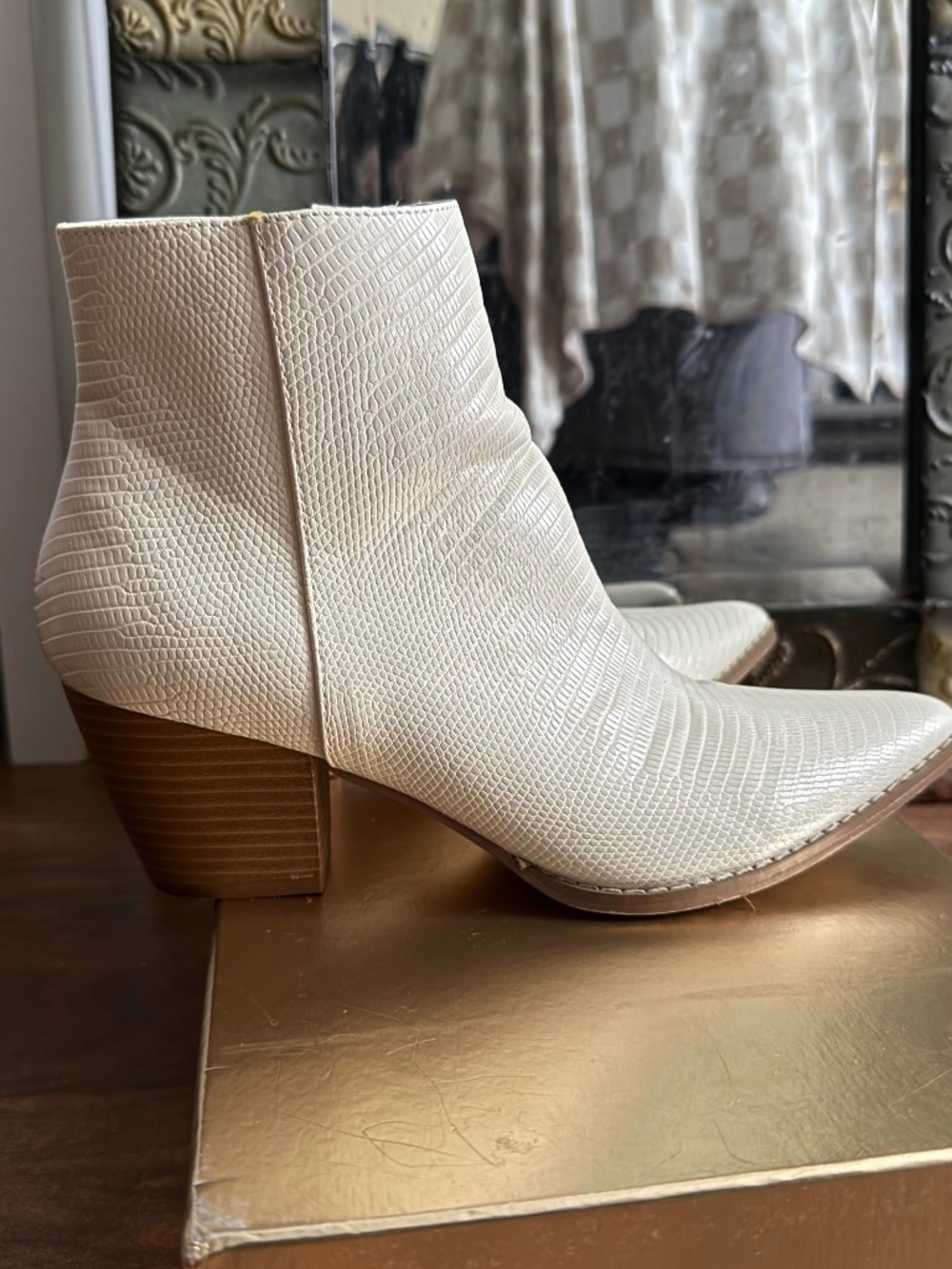 Spirit Women’s size 8 boots
